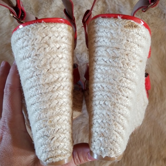 Vince Camuto strappy red wedges size 9 1/2 - Picture 4 of 8